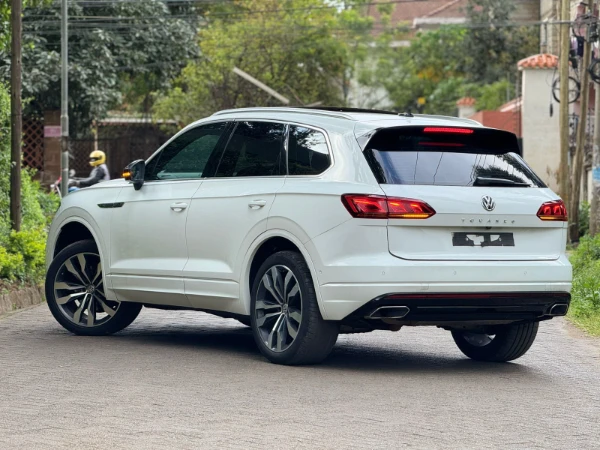 2019 Volkswagen Touareg TDI Sunroof