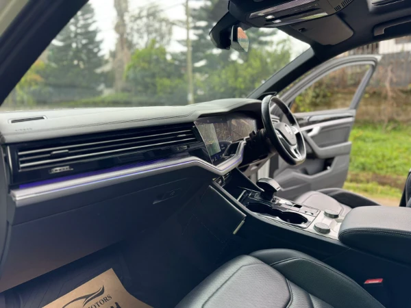 2019 Volkswagen Touareg TDI Sunroof