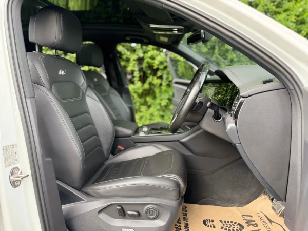 2019 Volkswagen Touareg TDI Sunroof