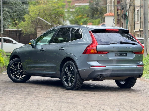 2018 Volvo XC60 T5 AWD Sunroof