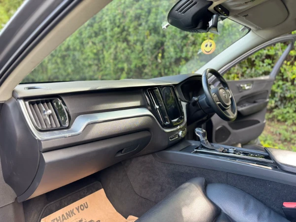 2018 Volvo XC60 T5 AWD Sunroof