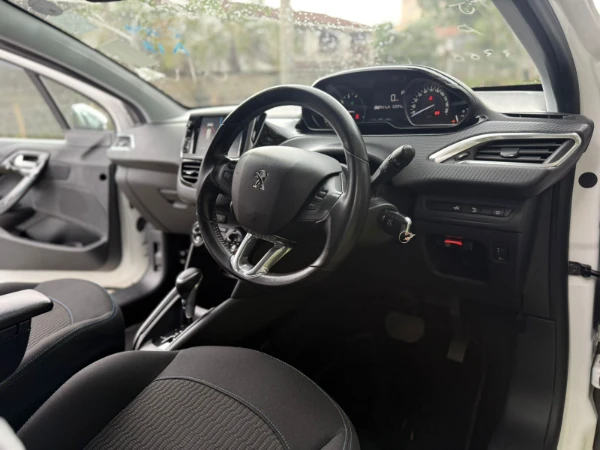 2019 Peugeot 208 Fresh Import