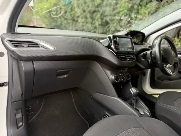 2019 Peugeot 208 Fresh Import
