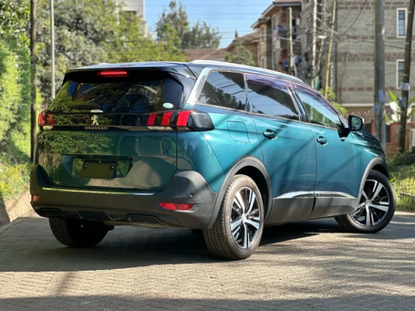2019 Peugeot 5008 7-Seater