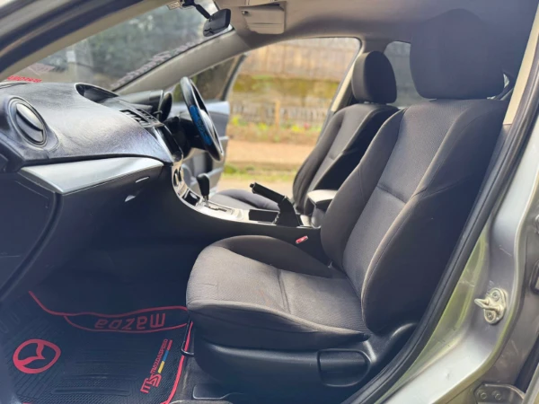 2010 Mazda Axela