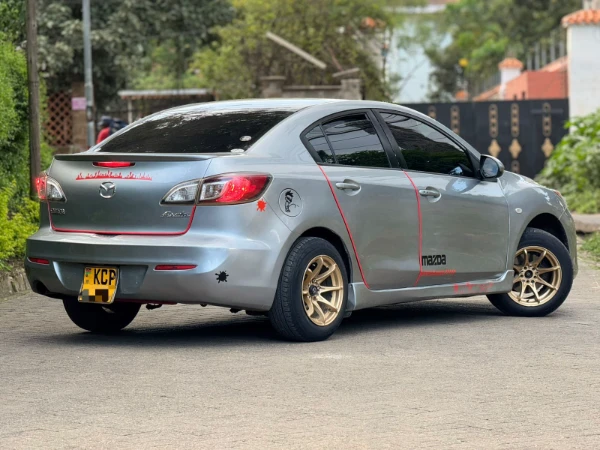 2010 Mazda Axela
