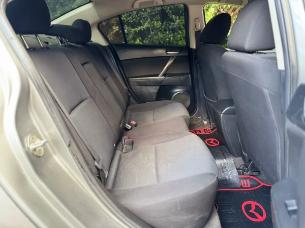 2010 Mazda Axela