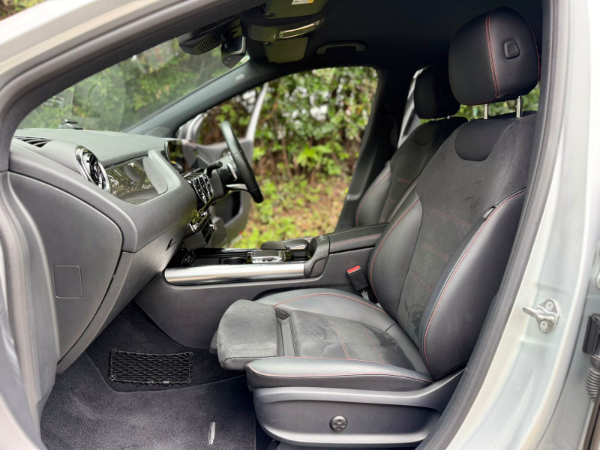 2019 Mercedes Benz B180