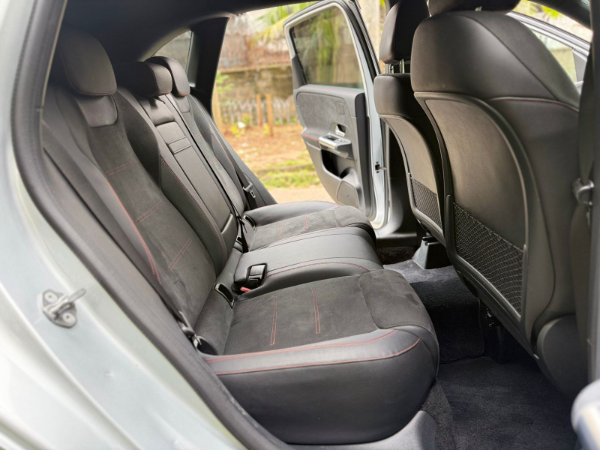2019 Mercedes Benz B180