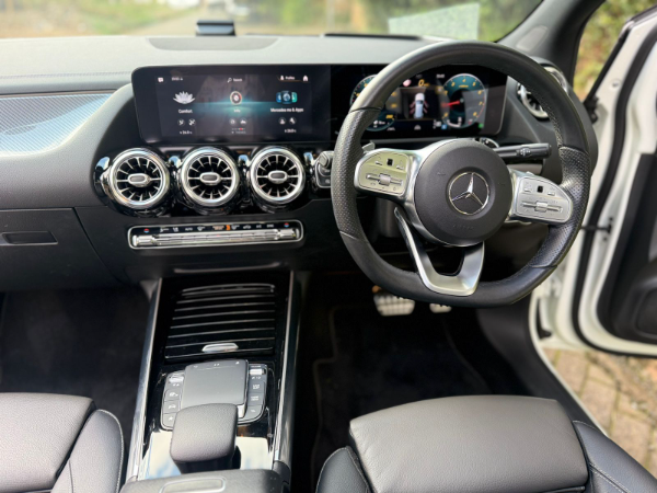 2020 Mercedes Benz B180 Sunroof
