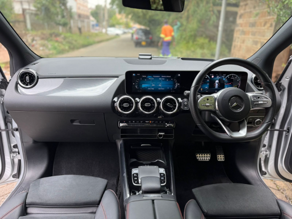 2019 Mercedes Benz B180