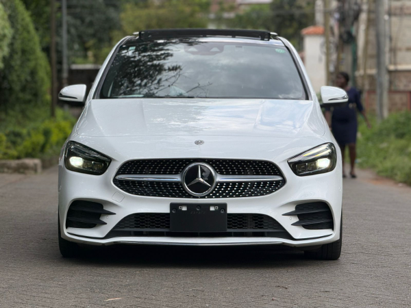 2020 Mercedes Benz B180 Sunroof