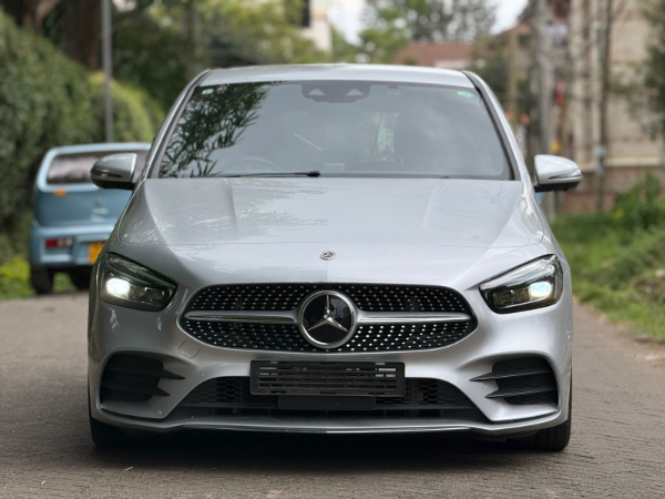 2019 Mercedes Benz B180