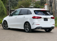 2020 Mercedes Benz B180 Sunroof