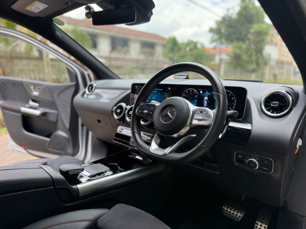 2019 Mercedes Benz B180
