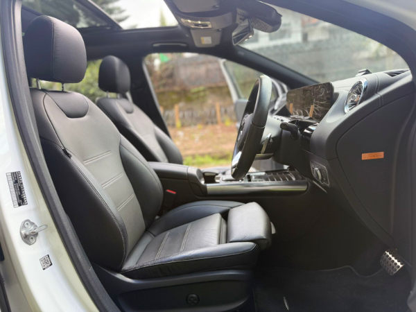 2020 Mercedes Benz B180 Sunroof