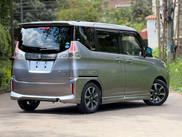 2019 Suzuki Bandit Solio