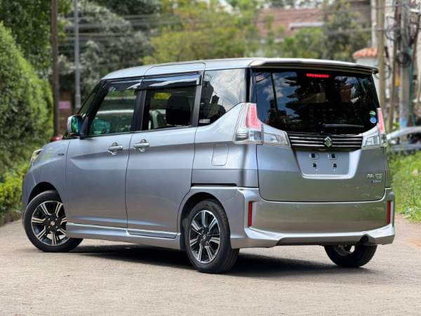 2019 Suzuki Bandit Solio