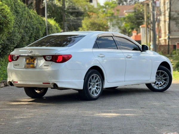 2012 Toyota Mark X
