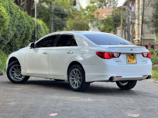 2012 Toyota Mark X