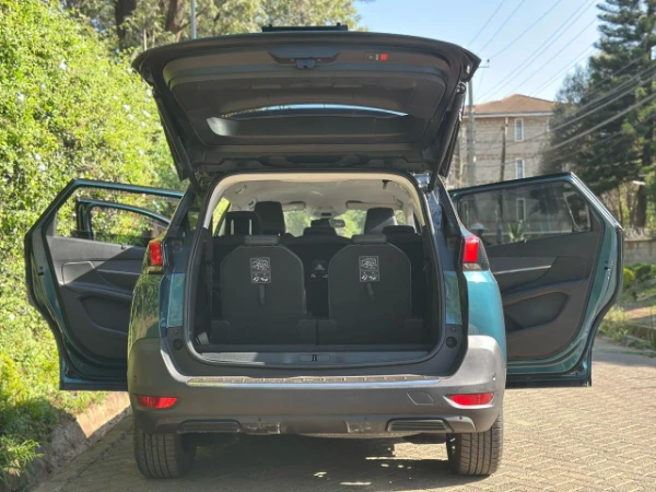 2019 Peugeot 5008 7-Seater