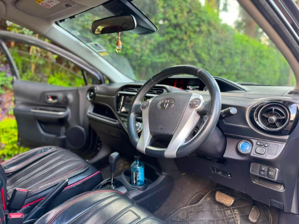 2016 Toyota Aqua Hybrid