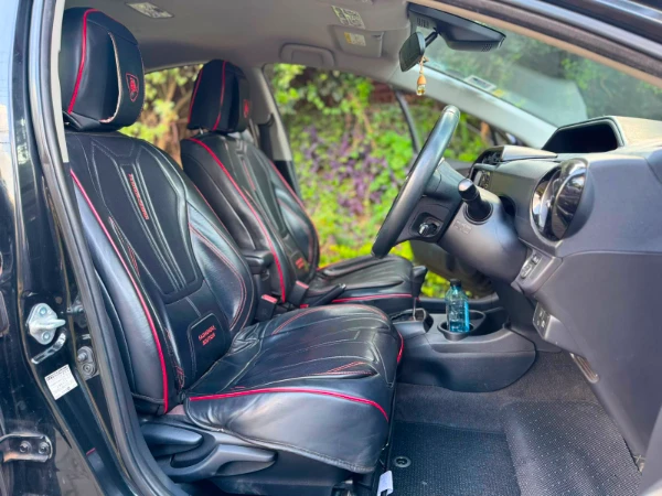 2016 Toyota Aqua Hybrid
