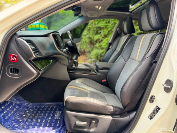 2017 Toyota Crown Athlete