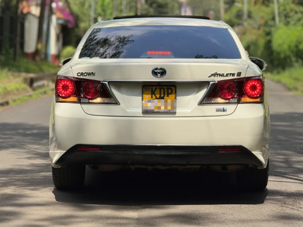 2017 Toyota Crown Athlete