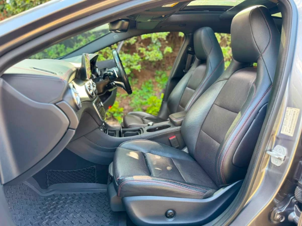 2018 Mercedes Benz GLA 180 Sunroof