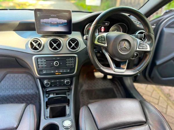 2018 Mercedes Benz GLA 180 Sunroof