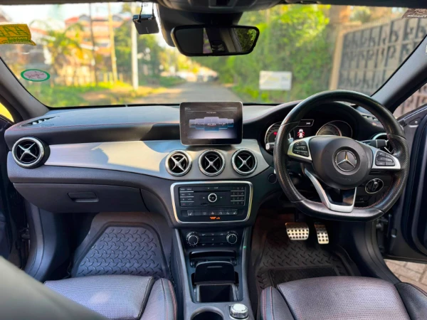 2018 Mercedes Benz GLA 180 Sunroof