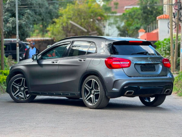 2018 Mercedes Benz GLA 180 Sunroof