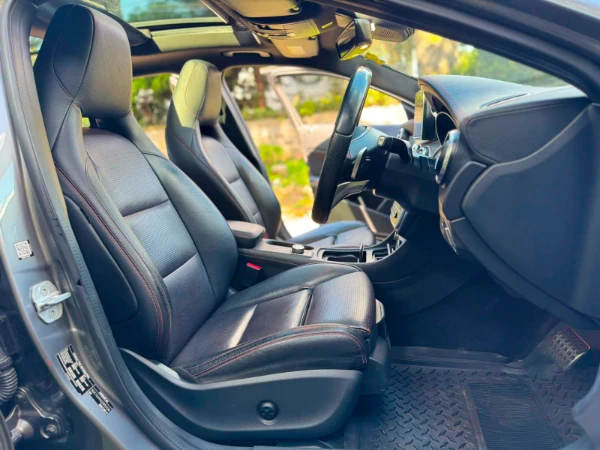 2018 Mercedes Benz GLA 180 Sunroof