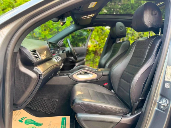2020 Mercedes Benz GLE300d Fully Loaded Sunroof