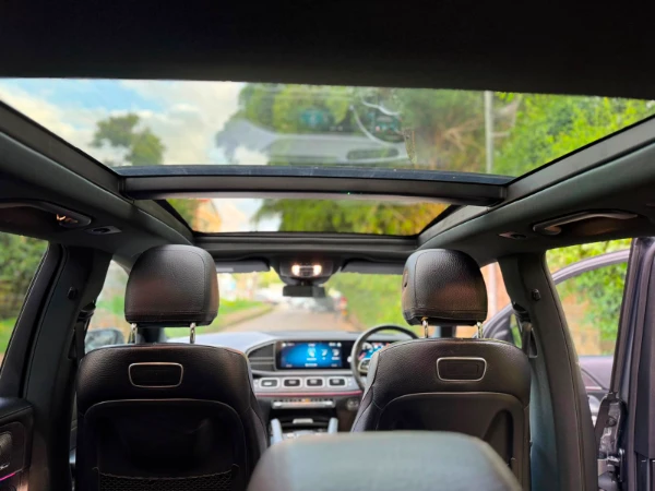2020 Mercedes Benz GLE300d Fully Loaded Sunroof