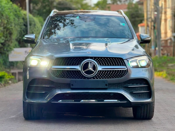 2020 Mercedes Benz GLE300d Fully Loaded Sunroof