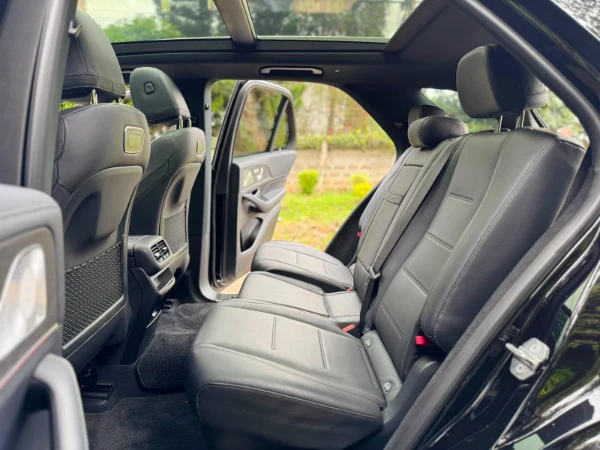 2019 Mercedes Benz Fully Loaded Sunroof