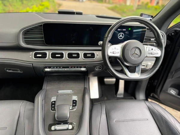 2019 Mercedes Benz Fully Loaded Sunroof