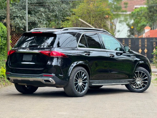 2019 Mercedes Benz Fully Loaded Sunroof