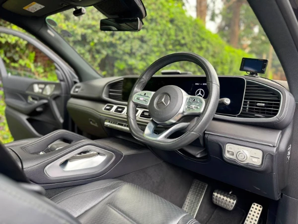 2019 Mercedes Benz Fully Loaded Sunroof