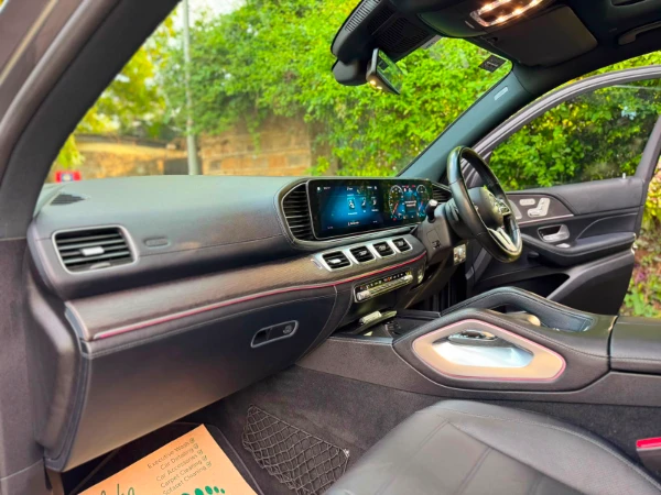 2020 Mercedes Benz GLE300d Fully Loaded Sunroof