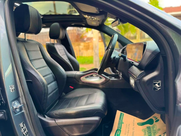 2020 Mercedes Benz GLE300d Fully Loaded Sunroof