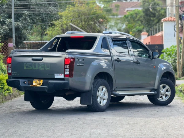 2023 Isuzu D-Maz Local