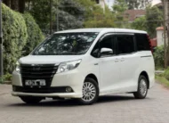 2016 Toyota Noah Hybrid