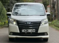 2016 Toyota Noah Hybrid