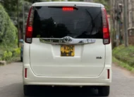 2016 Toyota Noah Hybrid
