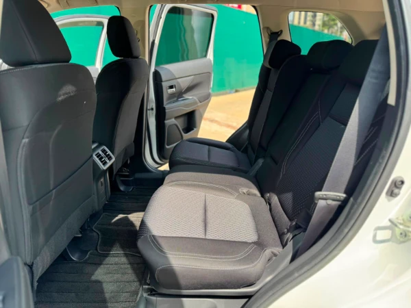 2020 Mitsubishi Outlander Low Mileage