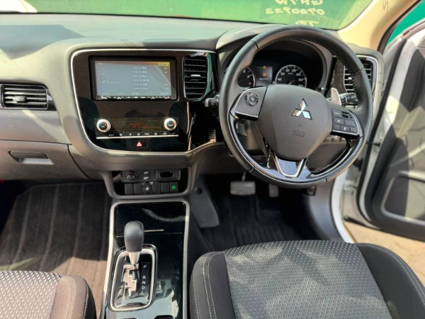 2020 Mitsubishi Outlander Low Mileage
