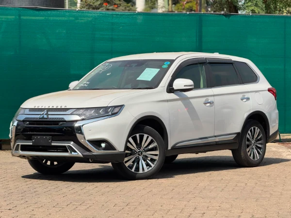 2020 Mitsubishi Outlander Low Mileage